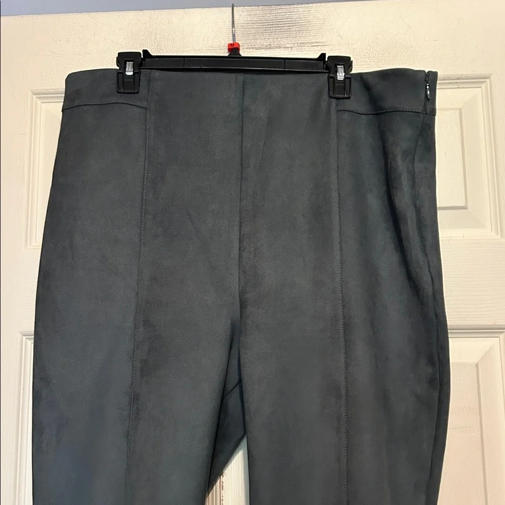 Ann Taylor Green Faux Suede Pants Size 18